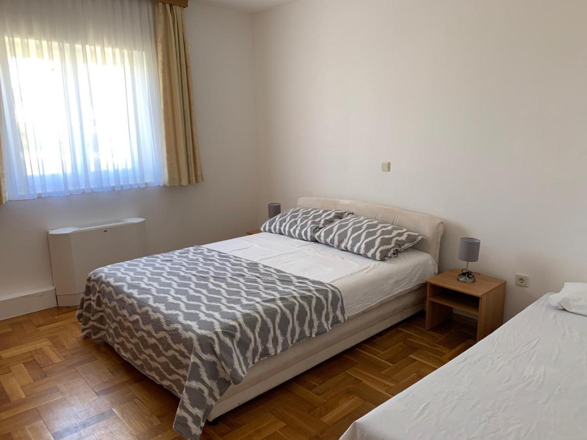 Apartman Theresa Barbat na Rabu Екстериор снимка