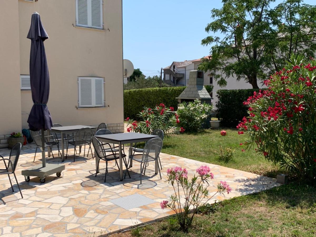 Apartman Theresa Barbat na Rabu Екстериор снимка