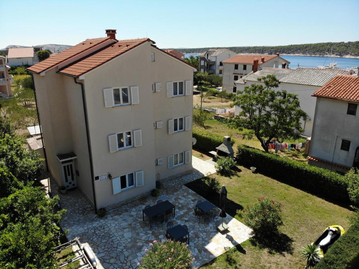 Apartman Theresa Barbat na Rabu Екстериор снимка