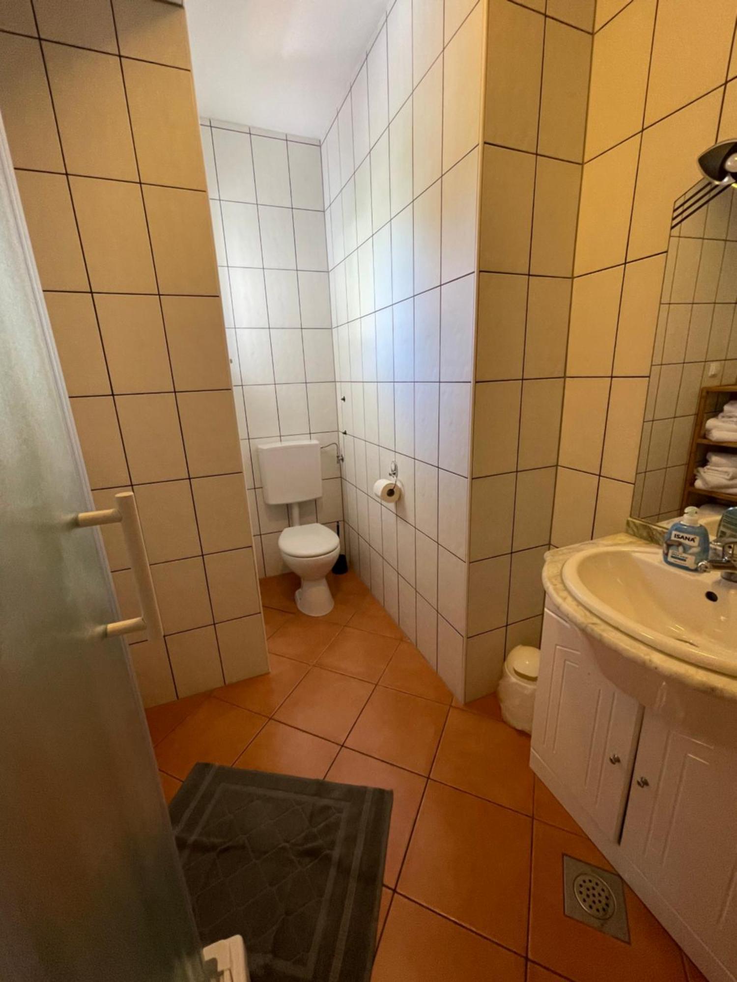 Apartman Theresa Barbat na Rabu Екстериор снимка
